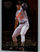 1998 SkyBox Dugout Axcess Dishwashers #D10 Mike Mussina