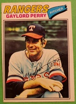 1977 O-Pee-Chee OPC Base Set #149 Gaylord Perry