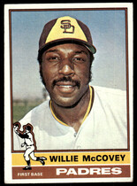 1976 Topps Base Set #520 Willie McCovey