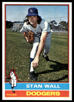 1976 Topps Base Set #584 Stan Wall