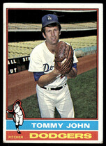 1976 Topps Base Set #416 Tommy John