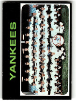 1971 Topps Base Set #543 Yankees Team Card