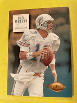 1994 SkyBox Premium #90 Dan Marino