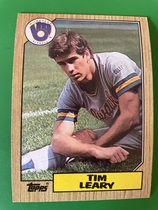 1987 Topps Base Set #32 Tim Leary