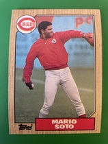 1987 Topps Base Set #517 Mario Soto
