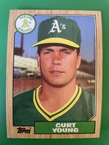 1987 Topps Base Set #519 Curt Young