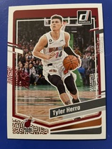 2023 Donruss Base Set #27 Tyler Herro