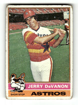 1976 Topps Base Set #551 Jerry DaVanon