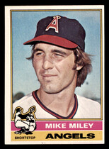 1976 Topps Base Set #387 Mike Miley