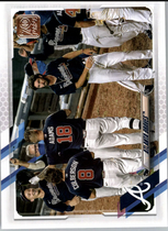 2021 Topps Base Set #194 Atlanta Braves