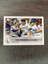 2022 Topps Base Set Series 2 #469 Los Angeles Dodgers