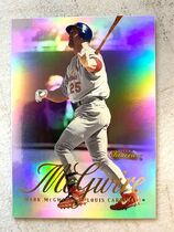 2000 Fleer Showcase #88 Mark McGwire