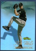 2000 Fleer Showcase #116 Kip Well