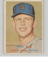 1957 Topps Base Set #379 Don Lee