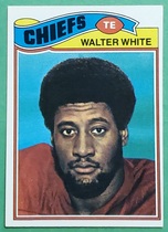 1977 Topps Base Set #107 Walter White