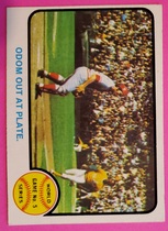 1973 Topps Base Set #207 WS Game 5 Odom Out at Plate|Johnny Bench|Johnny Odom
