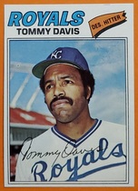 1977 Topps Base Set #362 Tommy Davis