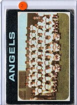 1971 Topps Base Set #442 Angels Team