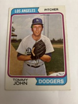 1974 Topps Base Set #451 Tommy John